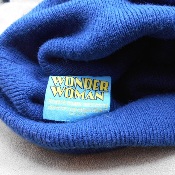 DC Wonder Woman Lot: Blue Beanie w/Pom & Toy Factory Plush Justice League - Picture 9 of 9